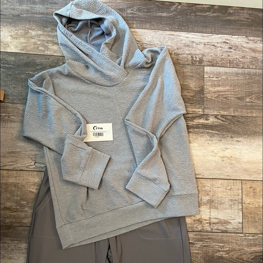 Brand new Zyia active wear!